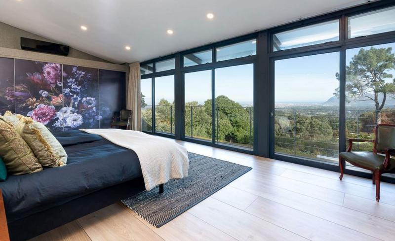5 Bedroom Property for Sale in Bishopscourt Western Cape